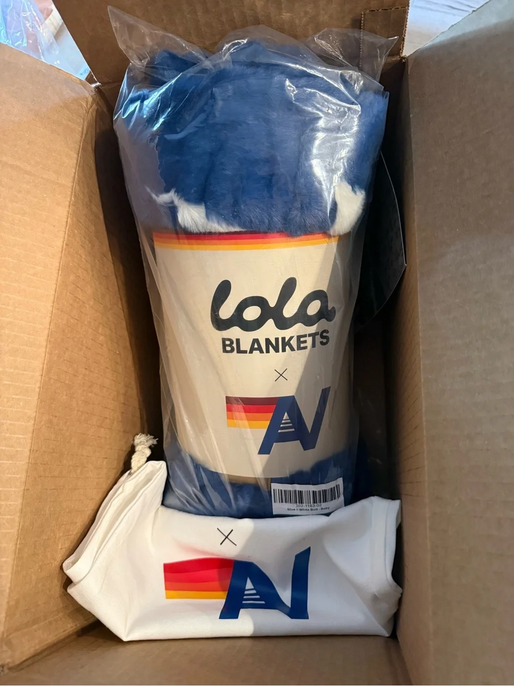 NWT Aviator Nation x Lola Blanket 